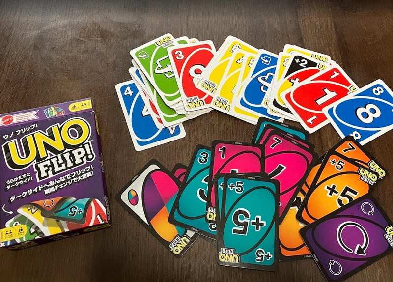 UNO FLIP!（ウノフリップ） - 2〜10人で遊べるボードゲーム